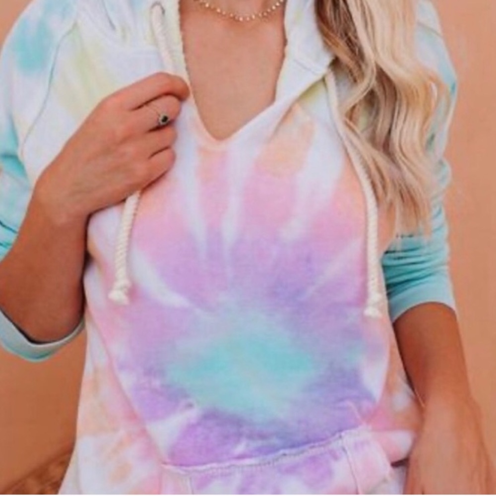 NWT Vici Utopia Tie Dye Hoodie L